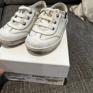 Kids Gucci white sneakers. Size 24